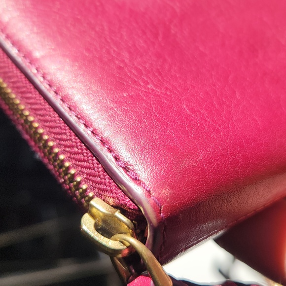 Fossil Leather Long Zippy Wallet in Cranberry Color - EUC - Picture 6 of 12